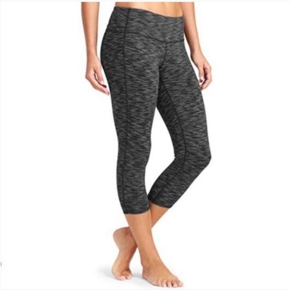 Athleta Pants - Athleta Energy chaturanga Capri pants